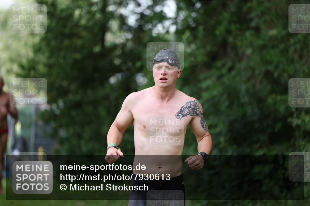 15.06.2025 - 7 Türme Triathlon Michael Strokosch http://msf.ph/oto/7930613 15.06.2025 12:27:12 Schwimmen 524, 553, 563, 572, 589 meine-sportfotos.de