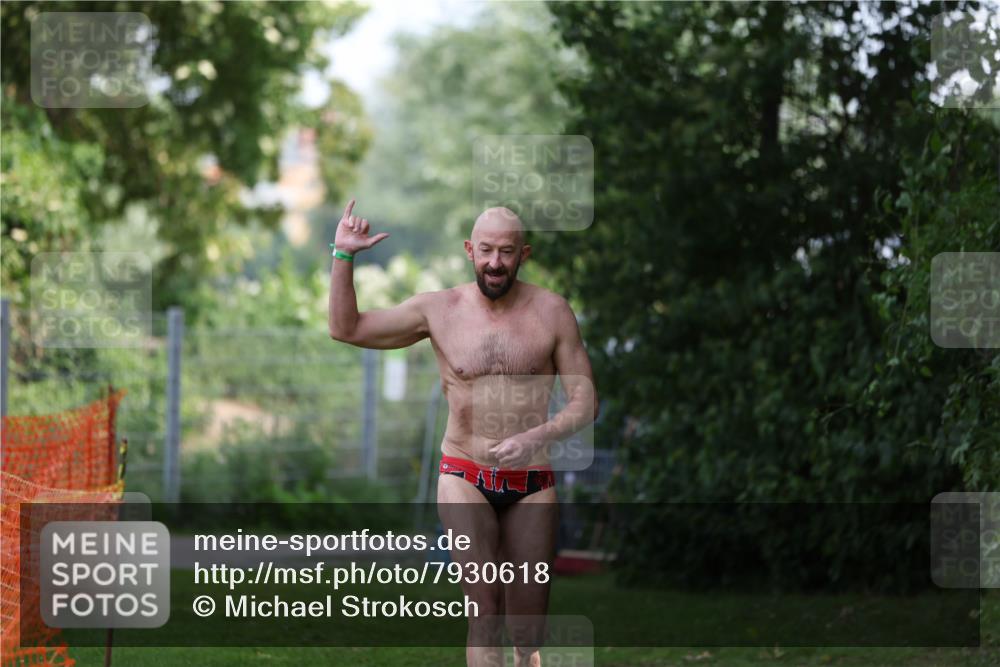 15.06.2025 - 7 Türme Triathlon Michael Strokosch http://msf.ph/oto/7930618 15.06.2025 12:27:14 Schwimmen 524, 553, 563, 572, 589, 642 meine-sportfotos.de