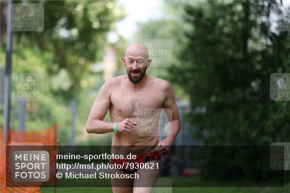 15.06.2025 - 7 Türme Triathlon Michael Strokosch http://msf.ph/oto/7930621 15.06.2025 12:27:16 Schwimmen 524, 553, 563, 572, 589, 617, 642 meine-sportfotos.de