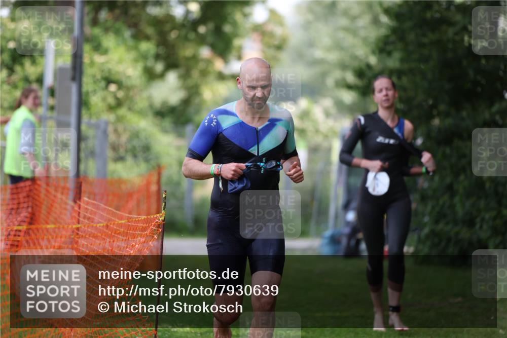 15.06.2025 - 7 Türme Triathlon Michael Strokosch http://msf.ph/oto/7930639 15.06.2025 12:27:30 Schwimmen 589, 617, 642 meine-sportfotos.de