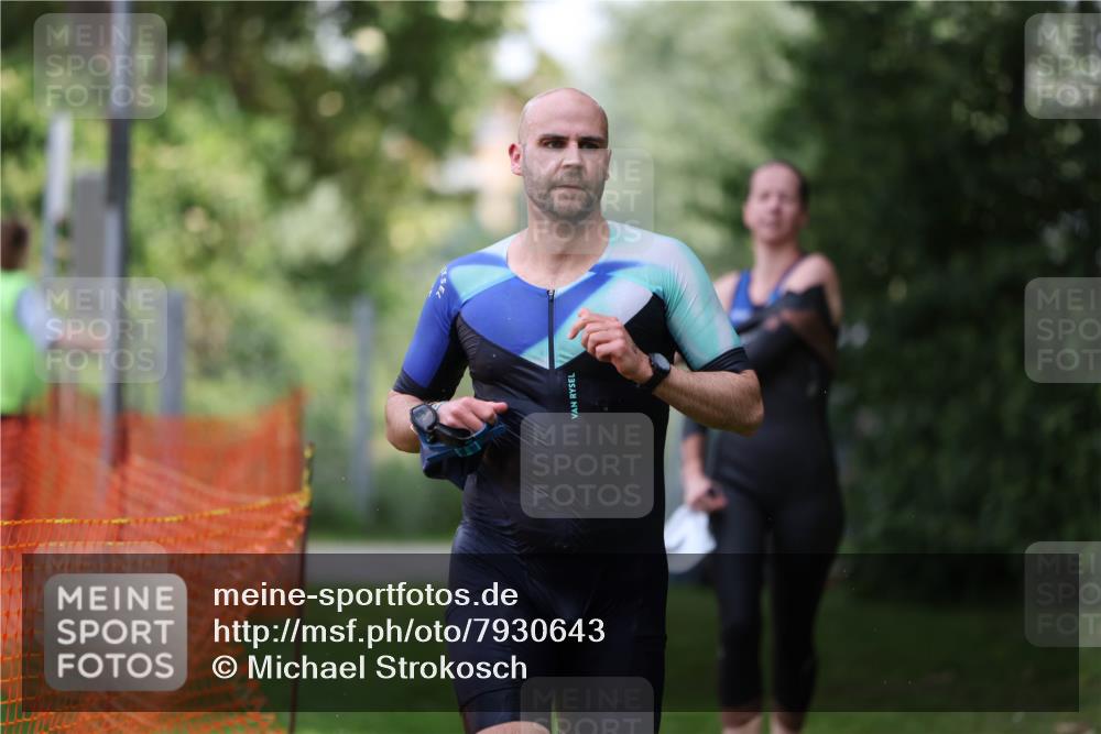 15.06.2025 - 7 Türme Triathlon Michael Strokosch http://msf.ph/oto/7930643 15.06.2025 12:27:31 Schwimmen 589, 617, 642 meine-sportfotos.de