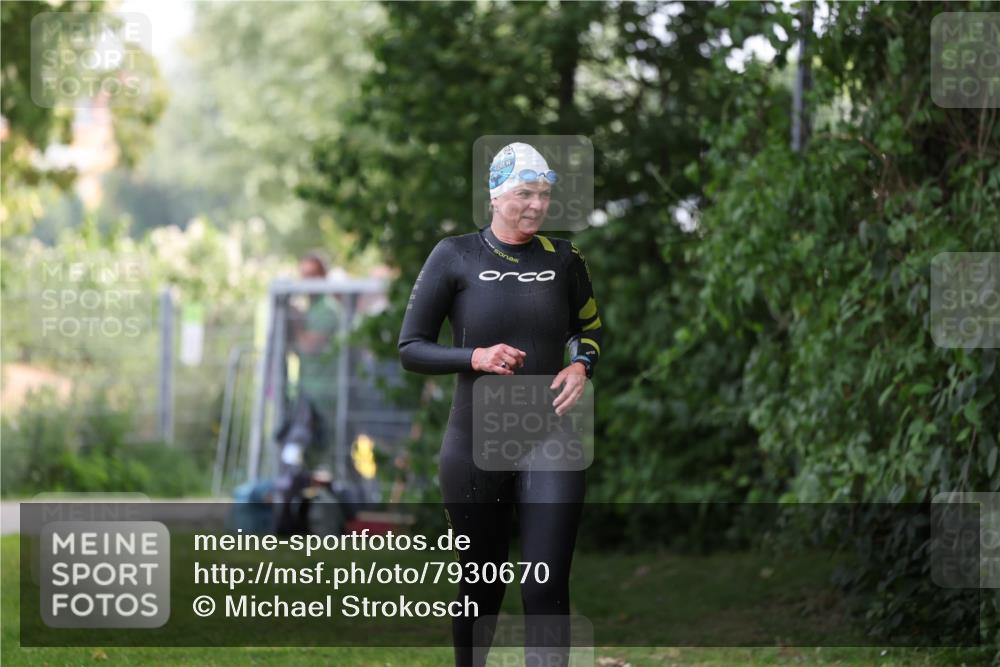 15.06.2025 - 7 Türme Triathlon Michael Strokosch http://msf.ph/oto/7930670 15.06.2025 12:27:47 Schwimmen 509, 525 meine-sportfotos.de