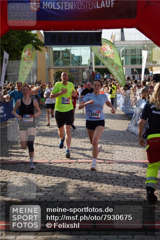 13.06.2025 - Holstenköstenlauf Felixshl http://msf.ph/oto/7930675 13.06.2025 17:56:53 Laufen 2174, 2244, 2472, 3272, 3744, 3794, 3820, 3862, 3871, 3892, 3901, 3923 meine-sportfotos.de