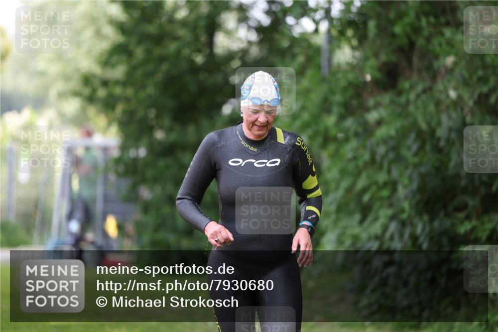 15.06.2025 - 7 Türme Triathlon Michael Strokosch http://msf.ph/oto/7930680 15.06.2025 12:27:49 Schwimmen 509, 525 meine-sportfotos.de
