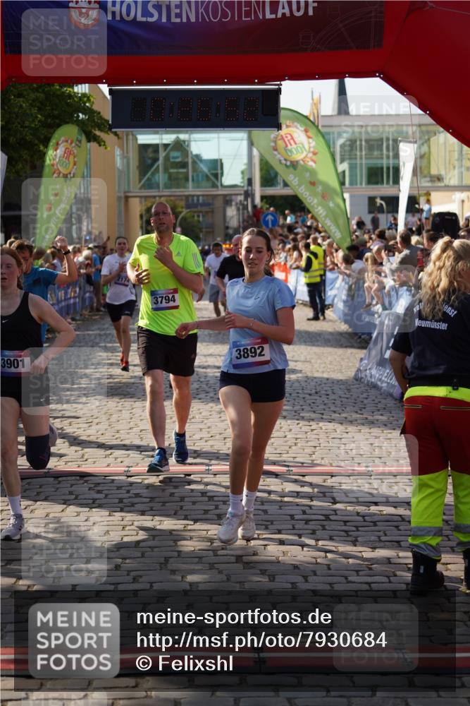 13.06.2025 - Holstenköstenlauf Felixshl http://msf.ph/oto/7930684 13.06.2025 17:56:53 Laufen 2174, 2244, 2472, 3272, 3744, 3794, 3820, 3862, 3871, 3892, 3901, 3923 meine-sportfotos.de