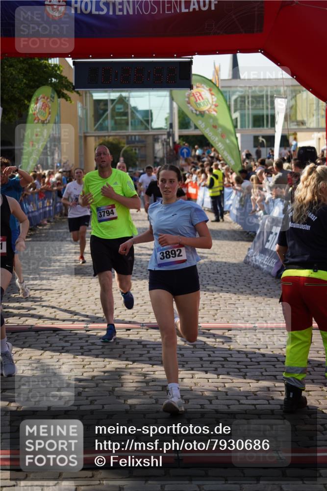 13.06.2025 - Holstenköstenlauf Felixshl http://msf.ph/oto/7930686 13.06.2025 17:56:53 Laufen 2174, 2244, 2472, 3272, 3744, 3794, 3820, 3862, 3871, 3892, 3901, 3923 meine-sportfotos.de