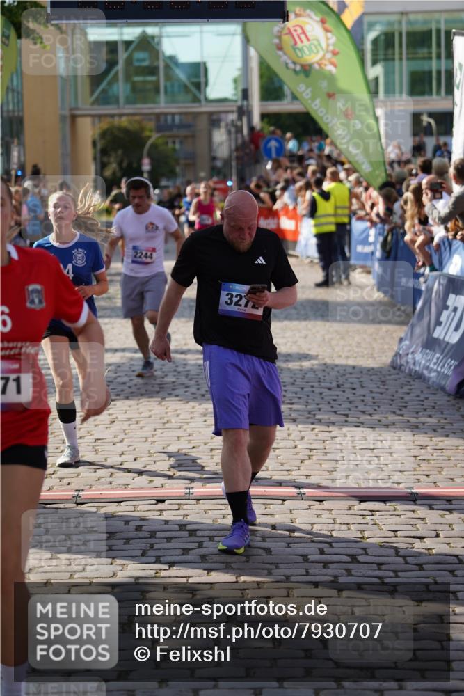13.06.2025 - Holstenköstenlauf Felixshl http://msf.ph/oto/7930707 13.06.2025 17:56:56 Laufen 2174, 2244, 2472, 2487, 3272, 3629, 3794, 3820, 3862, 3871, 3892, 3901, 3970 meine-sportfotos.de