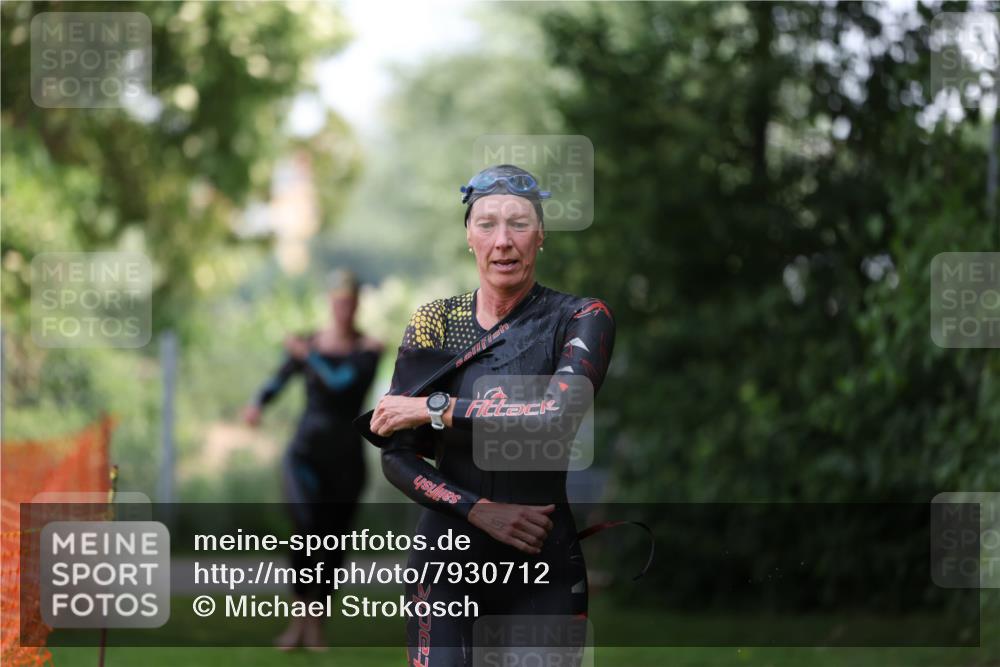 15.06.2025 - 7 Türme Triathlon Michael Strokosch http://msf.ph/oto/7930712 15.06.2025 12:28:31 Schwimmen 421, 564 meine-sportfotos.de