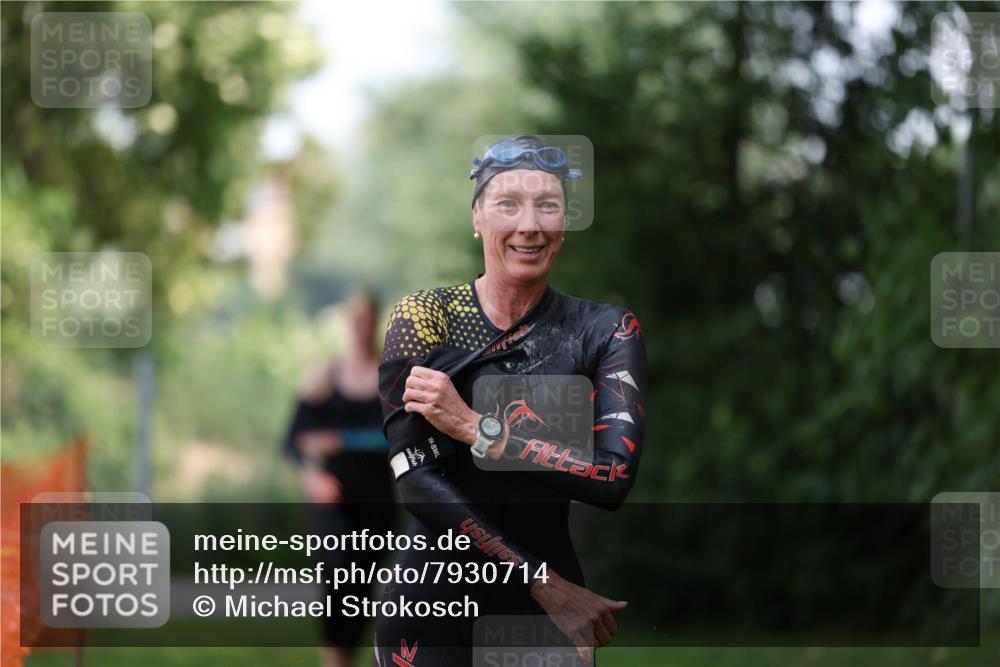 15.06.2025 - 7 Türme Triathlon Michael Strokosch http://msf.ph/oto/7930714 15.06.2025 12:28:32 Schwimmen 421, 564 meine-sportfotos.de