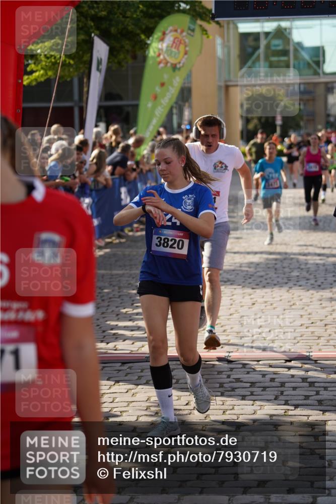 13.06.2025 - Holstenköstenlauf Felixshl http://msf.ph/oto/7930719 13.06.2025 17:56:57 Laufen 2174, 2244, 2472, 2487, 3272, 3629, 3794, 3820, 3862, 3871, 3892, 3901, 3970 meine-sportfotos.de