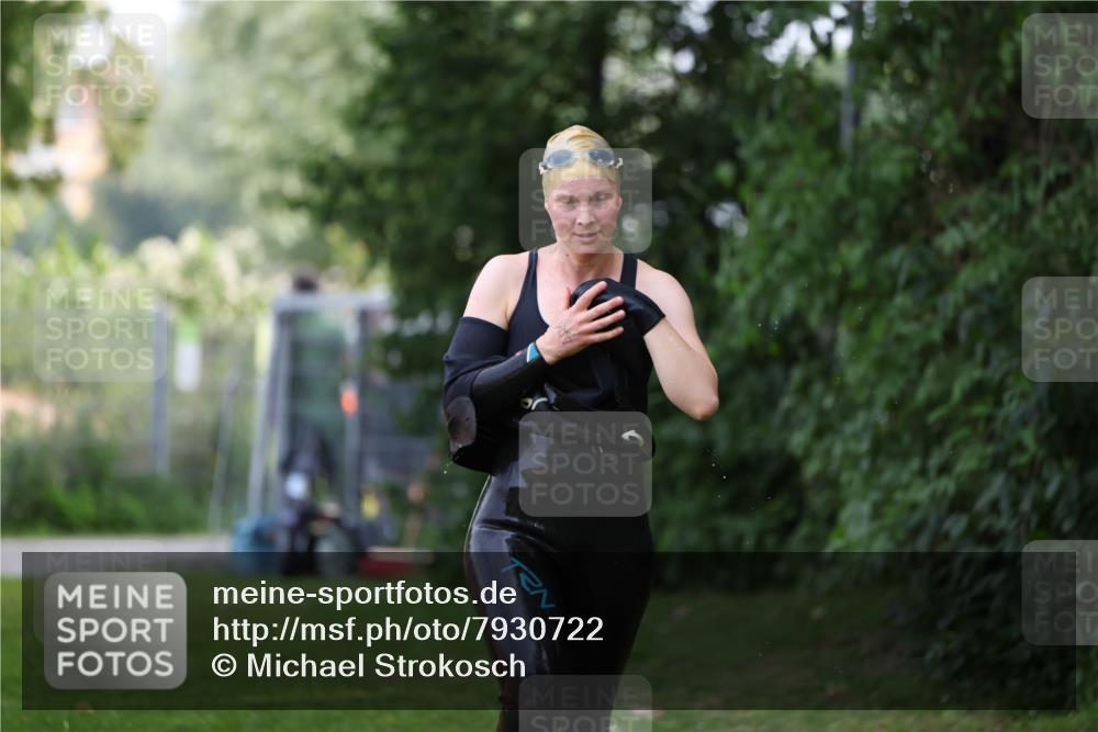 15.06.2025 - 7 Türme Triathlon Michael Strokosch http://msf.ph/oto/7930722 15.06.2025 12:28:34 Schwimmen 421, 564 meine-sportfotos.de