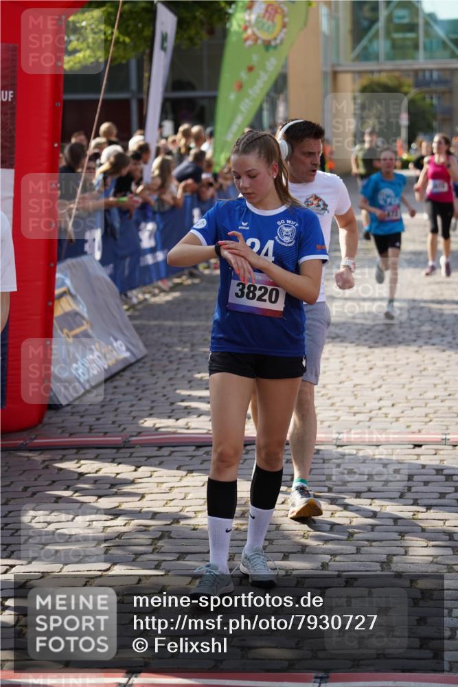13.06.2025 - Holstenköstenlauf Felixshl http://msf.ph/oto/7930727 13.06.2025 17:56:58 Laufen 2174, 2244, 2472, 2487, 3124, 3126, 3137, 3272, 3629, 3794, 3820, 3862, 3871, 3970 meine-sportfotos.de