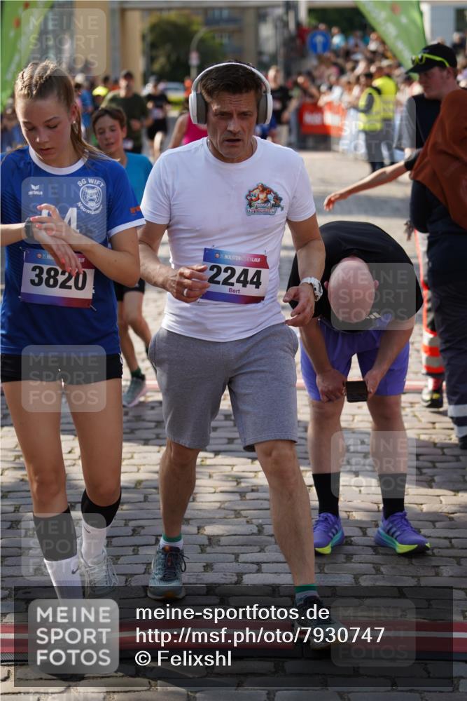 13.06.2025 - Holstenköstenlauf Felixshl http://msf.ph/oto/7930747 13.06.2025 17:57:00 Laufen 2174, 2244, 2472, 2487, 3124, 3126, 3137, 3272, 3629, 3820, 3970 meine-sportfotos.de