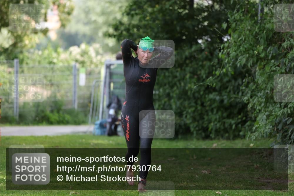 15.06.2025 - 7 Türme Triathlon Michael Strokosch http://msf.ph/oto/7930764 15.06.2025 12:29:02 Schwimmen 427, 552, 554, 574, 640 meine-sportfotos.de