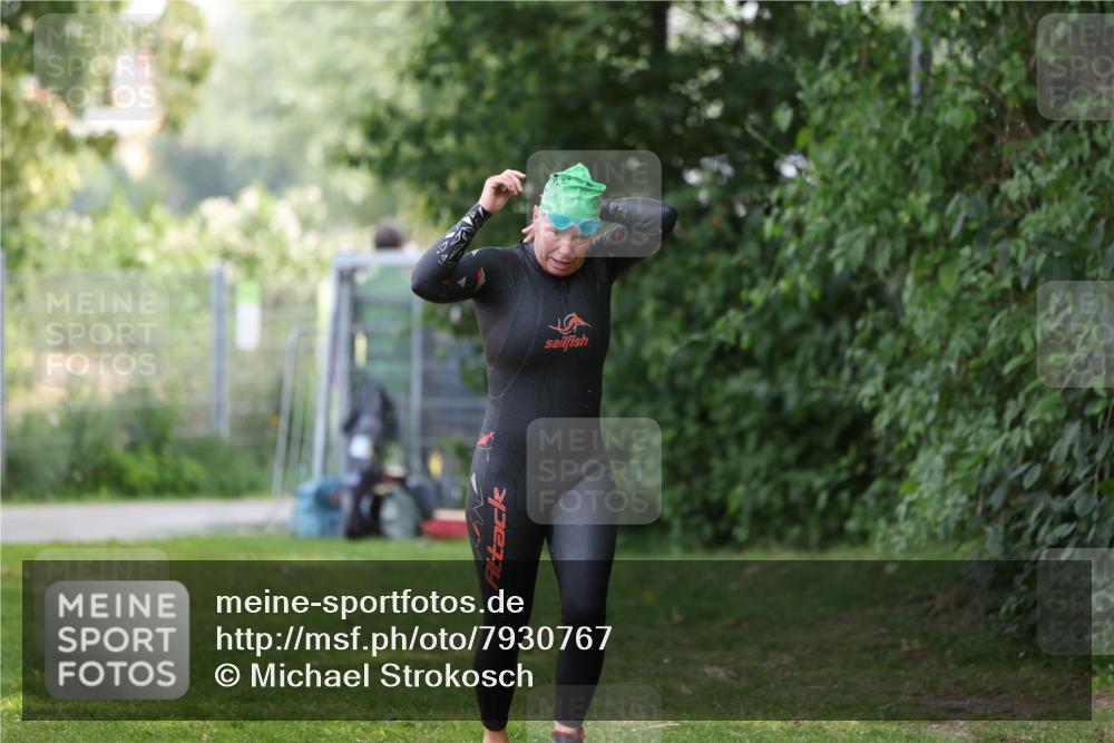 15.06.2025 - 7 Türme Triathlon Michael Strokosch http://msf.ph/oto/7930767 15.06.2025 12:29:02 Schwimmen 427, 552, 554, 574, 640 meine-sportfotos.de