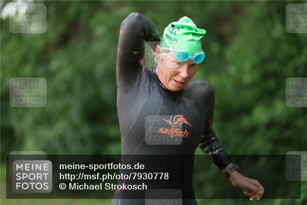 15.06.2025 - 7 Türme Triathlon Michael Strokosch http://msf.ph/oto/7930778 15.06.2025 12:29:05 Schwimmen 427, 552, 554, 574, 640 meine-sportfotos.de