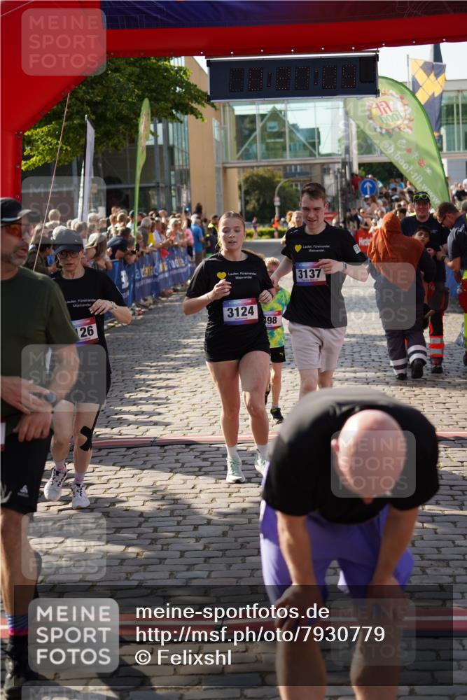 13.06.2025 - Holstenköstenlauf Felixshl http://msf.ph/oto/7930779 13.06.2025 17:57:06 Laufen 2487, 2883, 3006, 3124, 3126, 3137, 3629, 3970 meine-sportfotos.de