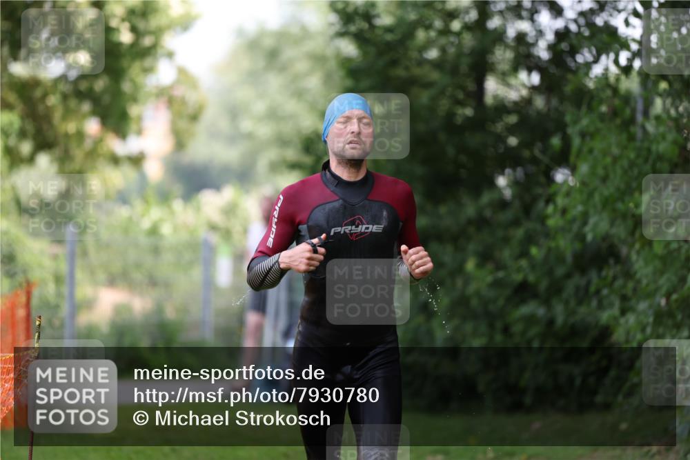 15.06.2025 - 7 Türme Triathlon Michael Strokosch http://msf.ph/oto/7930780 15.06.2025 12:29:11 Schwimmen 427, 502, 554, 640 meine-sportfotos.de
