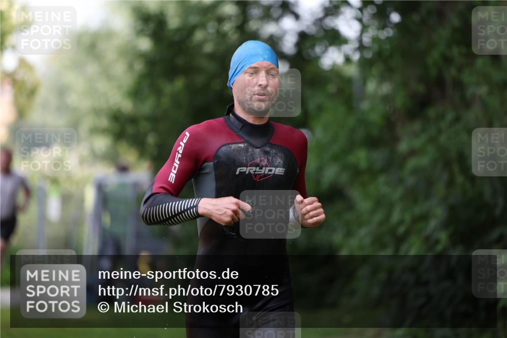 15.06.2025 - 7 Türme Triathlon Michael Strokosch http://msf.ph/oto/7930785 15.06.2025 12:29:12 Schwimmen 427, 502, 554, 640 meine-sportfotos.de