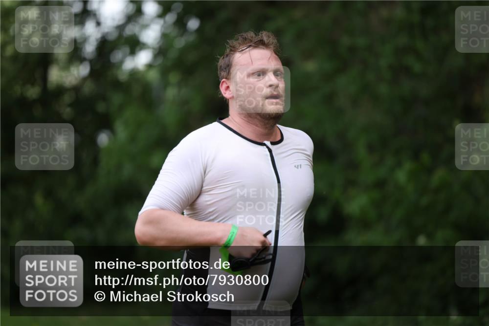 15.06.2025 - 7 Türme Triathlon Michael Strokosch http://msf.ph/oto/7930800 15.06.2025 12:29:20 Schwimmen 427, 502, 640 meine-sportfotos.de