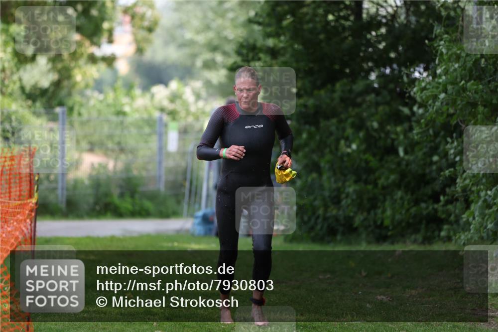 15.06.2025 - 7 Türme Triathlon Michael Strokosch http://msf.ph/oto/7930803 15.06.2025 12:29:29 Schwimmen 427, 502 meine-sportfotos.de