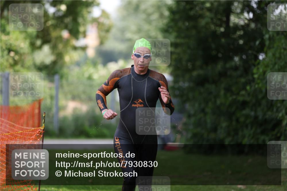 15.06.2025 - 7 Türme Triathlon Michael Strokosch http://msf.ph/oto/7930830 15.06.2025 12:30:07 Schwimmen 464, 644 meine-sportfotos.de