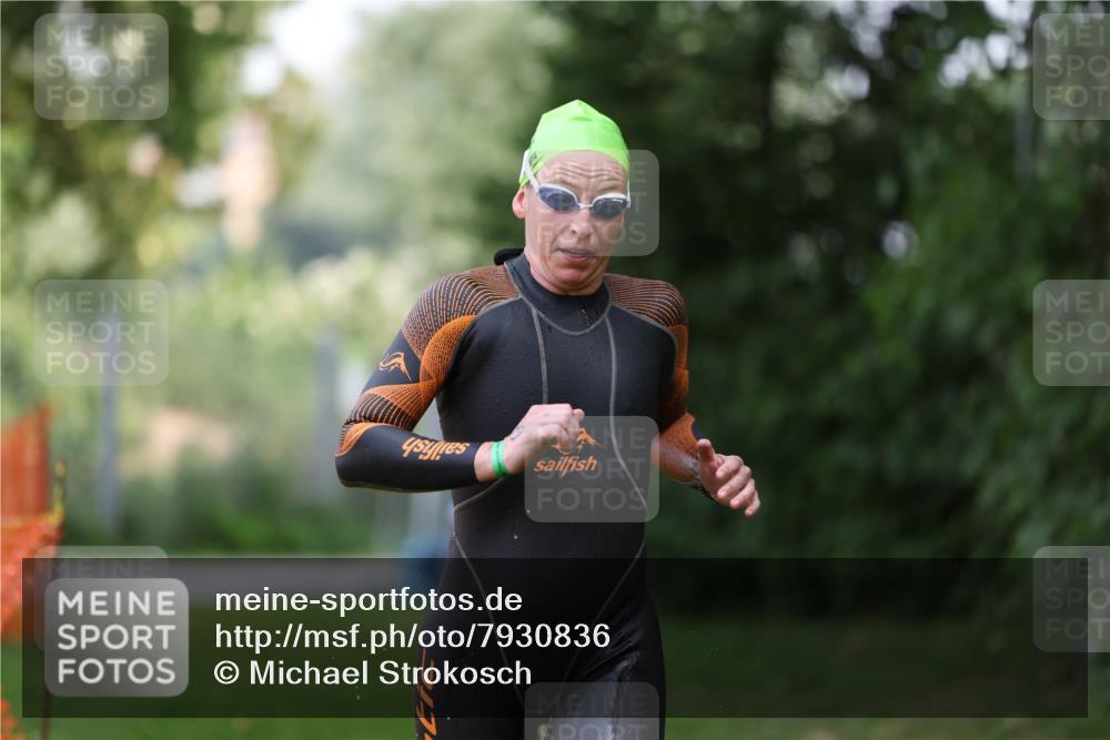 15.06.2025 - 7 Türme Triathlon Michael Strokosch http://msf.ph/oto/7930836 15.06.2025 12:30:08 Schwimmen 464, 644 meine-sportfotos.de