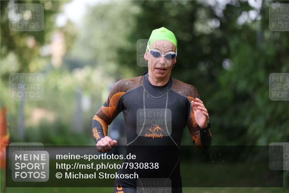 15.06.2025 - 7 Türme Triathlon Michael Strokosch http://msf.ph/oto/7930838 15.06.2025 12:30:08 Schwimmen 464, 644 meine-sportfotos.de