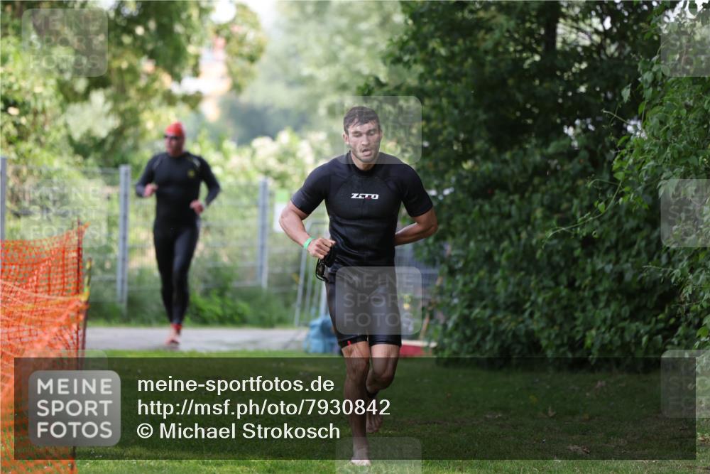 15.06.2025 - 7 Türme Triathlon Michael Strokosch http://msf.ph/oto/7930842 15.06.2025 12:30:20 Schwimmen 464, 522, 544 meine-sportfotos.de