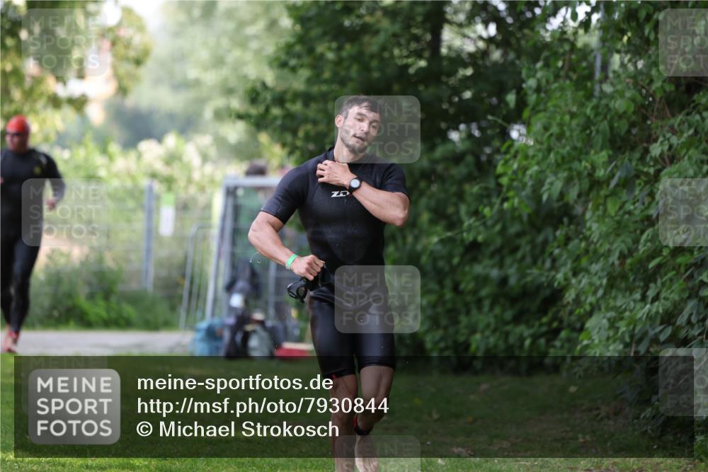 15.06.2025 - 7 Türme Triathlon Michael Strokosch http://msf.ph/oto/7930844 15.06.2025 12:30:21 Schwimmen 464, 522, 544 meine-sportfotos.de
