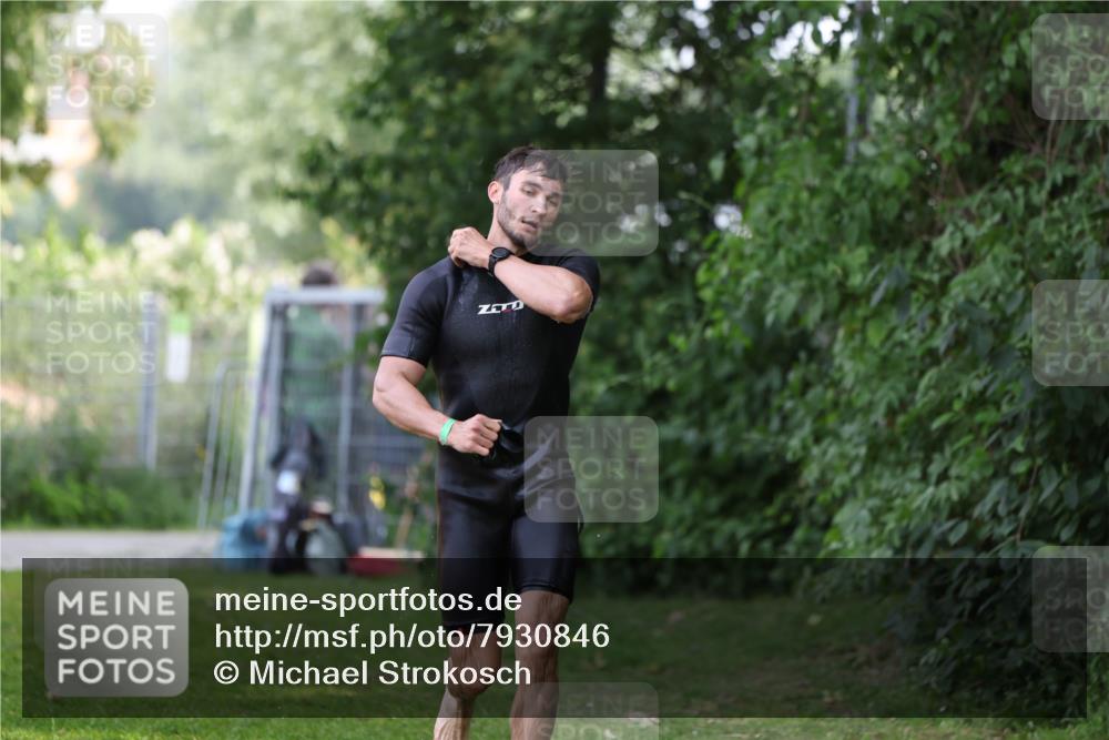 15.06.2025 - 7 Türme Triathlon Michael Strokosch http://msf.ph/oto/7930846 15.06.2025 12:30:21 Schwimmen 464, 522, 544 meine-sportfotos.de