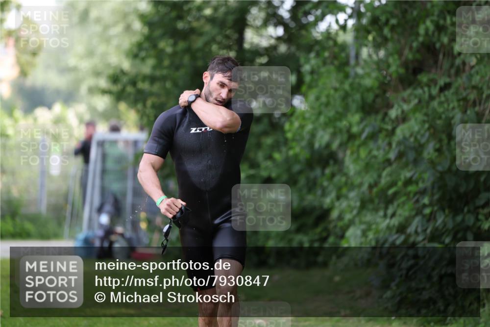 15.06.2025 - 7 Türme Triathlon Michael Strokosch http://msf.ph/oto/7930847 15.06.2025 12:30:21 Schwimmen 464, 522, 544 meine-sportfotos.de