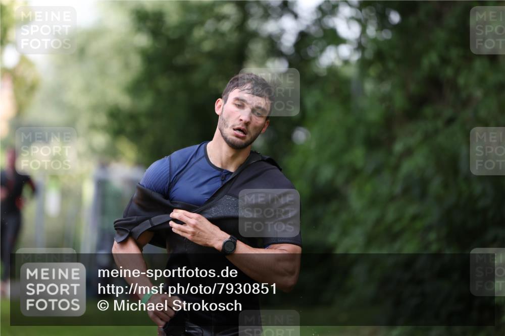 15.06.2025 - 7 Türme Triathlon Michael Strokosch http://msf.ph/oto/7930851 15.06.2025 12:30:23 Schwimmen 464, 522, 544 meine-sportfotos.de