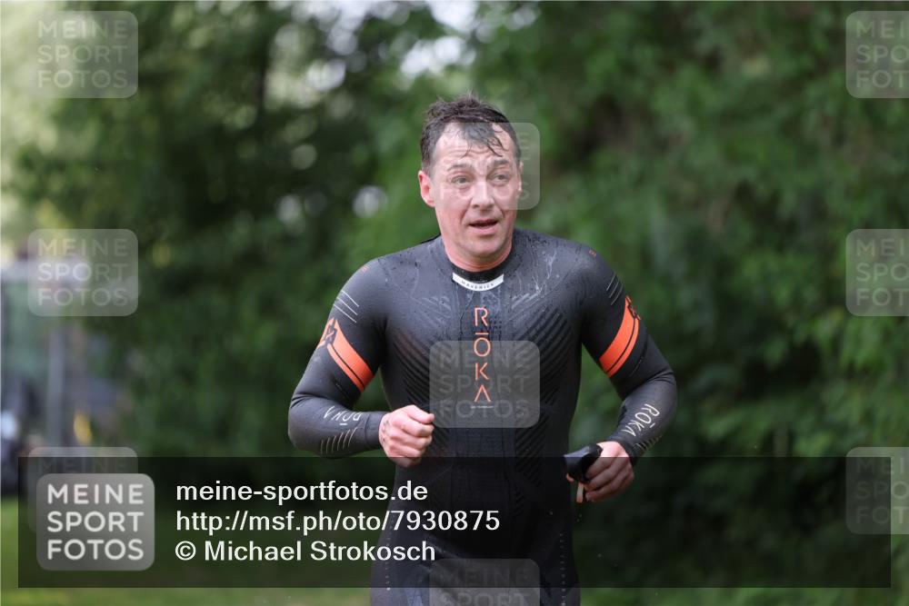 15.06.2025 - 7 Türme Triathlon Michael Strokosch http://msf.ph/oto/7930875 15.06.2025 12:30:31 Schwimmen 464, 522, 544 meine-sportfotos.de