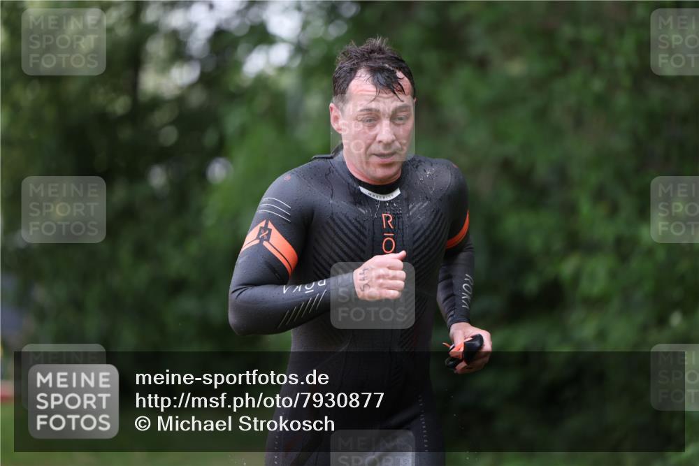 15.06.2025 - 7 Türme Triathlon Michael Strokosch http://msf.ph/oto/7930877 15.06.2025 12:30:31 Schwimmen 464, 522, 544 meine-sportfotos.de