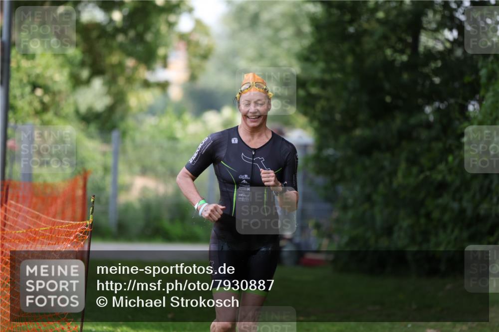 15.06.2025 - 7 Türme Triathlon Michael Strokosch http://msf.ph/oto/7930887 15.06.2025 12:30:59 Schwimmen 383, 670 meine-sportfotos.de