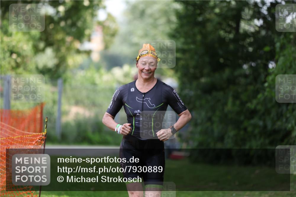 15.06.2025 - 7 Türme Triathlon Michael Strokosch http://msf.ph/oto/7930889 15.06.2025 12:31:00 Schwimmen 383, 670 meine-sportfotos.de
