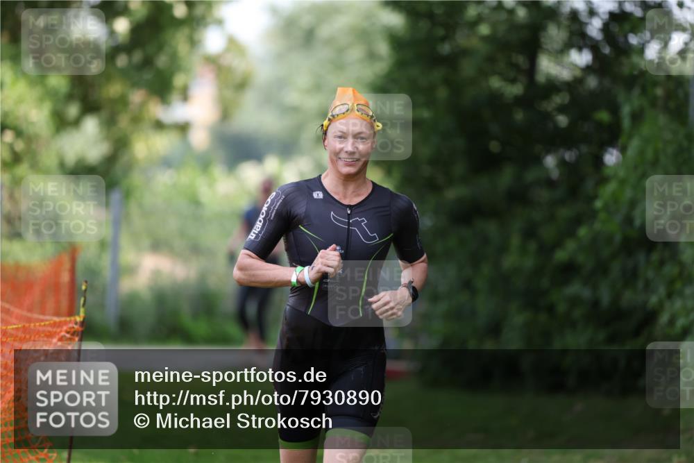 15.06.2025 - 7 Türme Triathlon Michael Strokosch http://msf.ph/oto/7930890 15.06.2025 12:31:00 Schwimmen 383, 670 meine-sportfotos.de