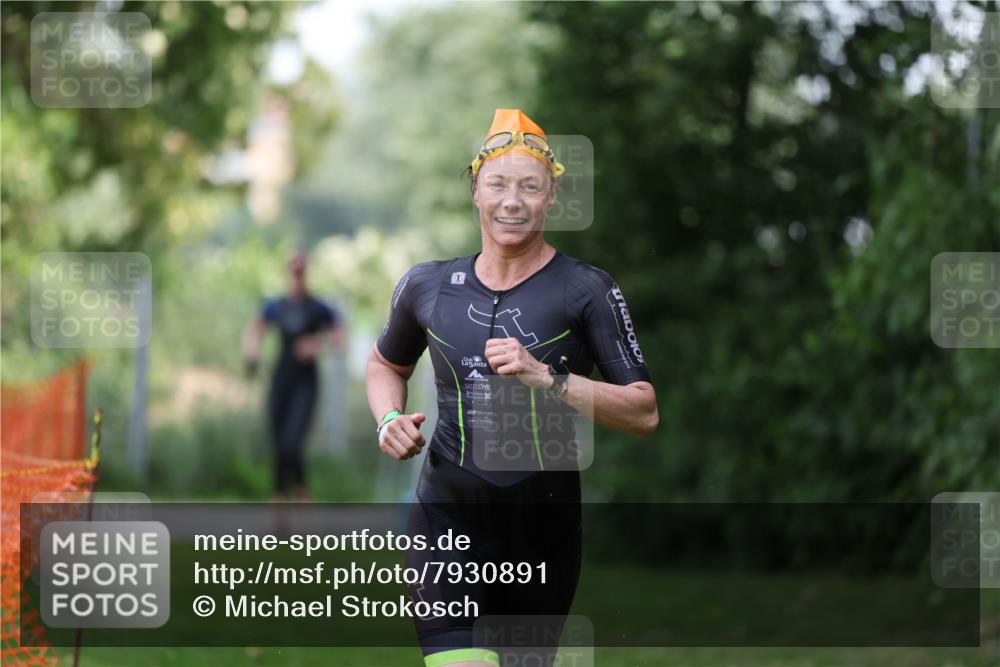 15.06.2025 - 7 Türme Triathlon Michael Strokosch http://msf.ph/oto/7930891 15.06.2025 12:31:00 Schwimmen 383, 670 meine-sportfotos.de