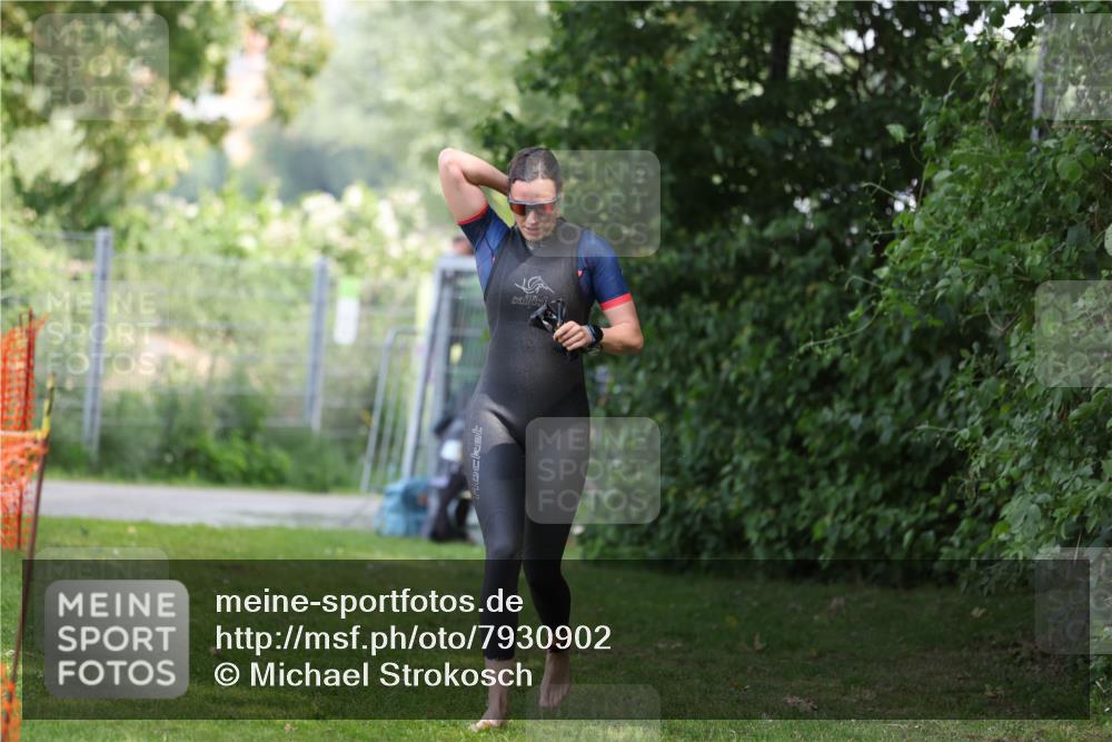 15.06.2025 - 7 Türme Triathlon Michael Strokosch http://msf.ph/oto/7930902 15.06.2025 12:31:06 Schwimmen 383, 670 meine-sportfotos.de