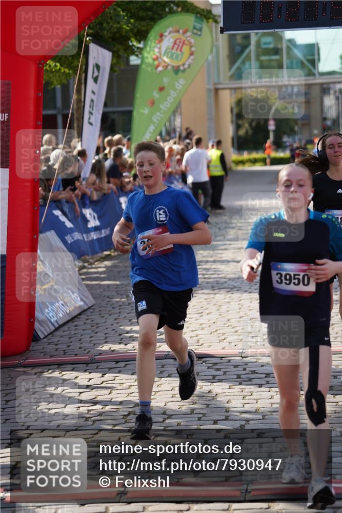 13.06.2025 - Holstenköstenlauf Felixshl http://msf.ph/oto/7930947 13.06.2025 17:57:53 Laufen 2482, 2983, 3008, 3166, 3950 meine-sportfotos.de