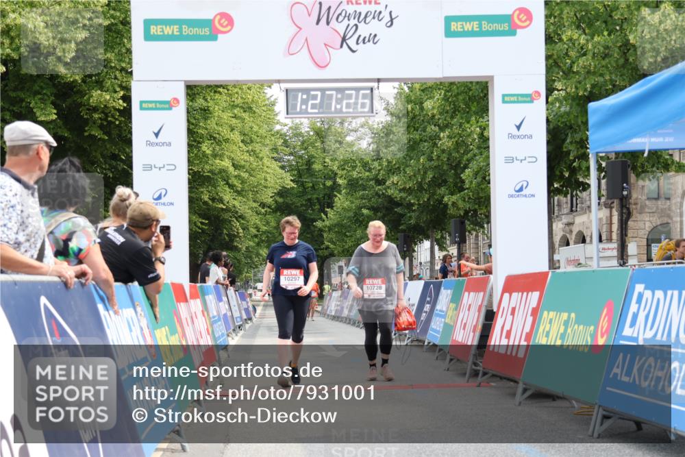 15.06.2025 - REWE Women's Run Strokosch-Dieckow http://msf.ph/oto/7931001 15.06.2025 10:28:04 Ziel 10297, 10728 meine-sportfotos.de