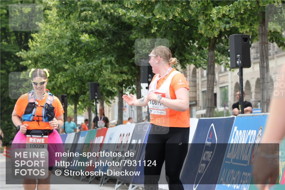 15.06.2025 - REWE Women's Run Strokosch-Dieckow http://msf.ph/oto/7931124 15.06.2025 10:30:09 Ziel 10029, 10787 meine-sportfotos.de