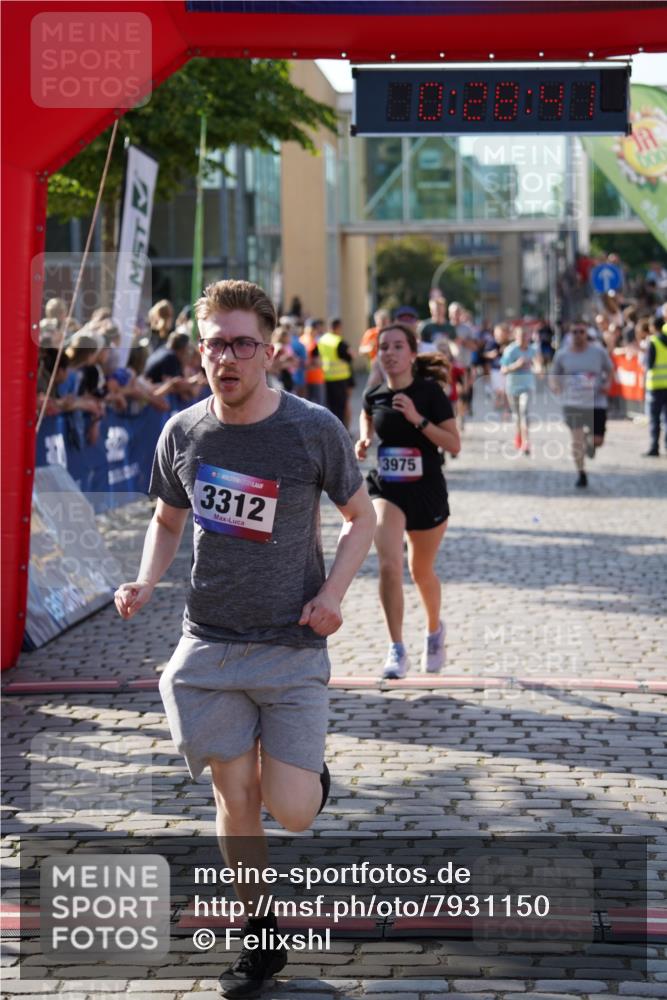13.06.2025 - Holstenköstenlauf Felixshl http://msf.ph/oto/7931150 13.06.2025 17:58:42 Laufen 2016, 2180, 2181, 2509, 2521, 2522, 2617, 3162, 3260, 3275, 3312, 3605, 3718, 3975 meine-sportfotos.de