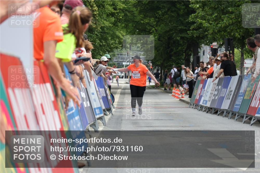 15.06.2025 - REWE Women's Run Strokosch-Dieckow http://msf.ph/oto/7931160 15.06.2025 10:38:12 Ziel  meine-sportfotos.de