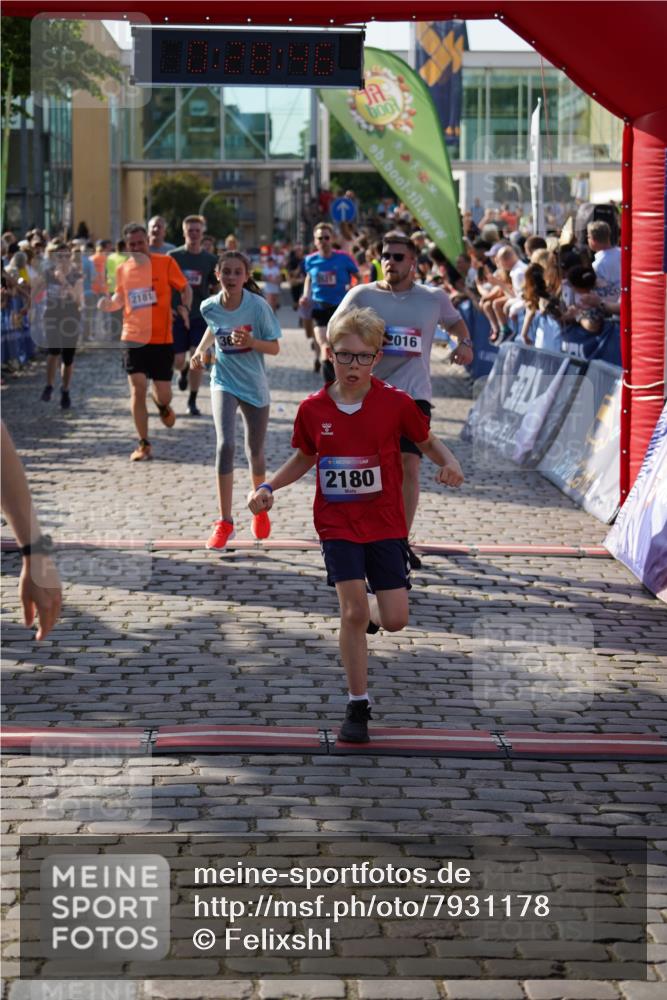 13.06.2025 - Holstenköstenlauf Felixshl http://msf.ph/oto/7931178 13.06.2025 17:58:47 Laufen 2016, 2180, 2181, 2509, 2521, 2522, 2803, 2854, 3079, 3260, 3605, 3962, 3975 meine-sportfotos.de