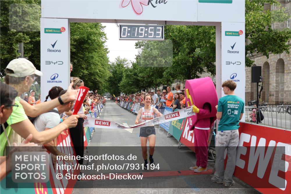 15.06.2025 - REWE Women's Run Strokosch-Dieckow http://msf.ph/oto/7931194 15.06.2025 10:50:09 Ziel 5460 meine-sportfotos.de