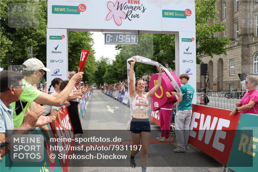 15.06.2025 - REWE Women's Run Strokosch-Dieckow http://msf.ph/oto/7931197 15.06.2025 10:50:10 Ziel 5460 meine-sportfotos.de