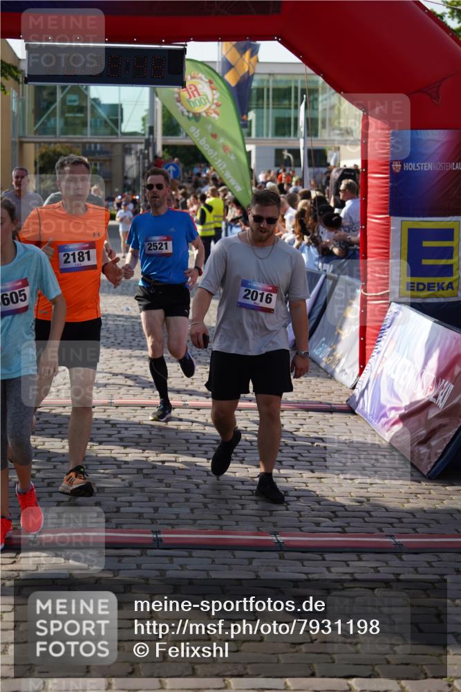 13.06.2025 - Holstenköstenlauf Felixshl http://msf.ph/oto/7931198 13.06.2025 17:58:49 Laufen 2016, 2180, 2181, 2509, 2521, 2522, 2803, 2854, 3079, 3260, 3605, 3644, 3962 meine-sportfotos.de