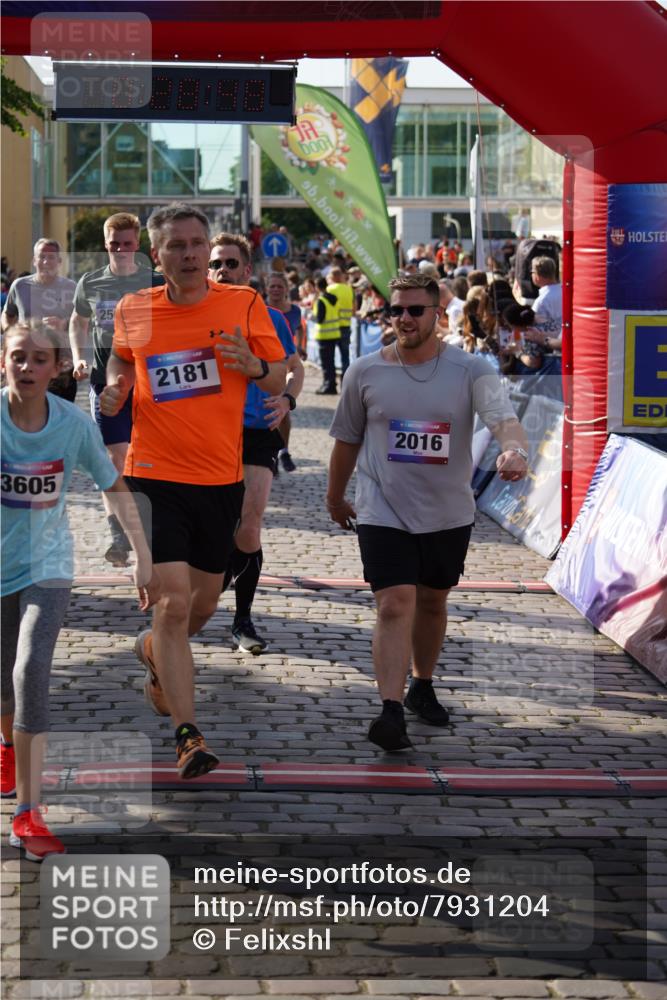 13.06.2025 - Holstenköstenlauf Felixshl http://msf.ph/oto/7931204 13.06.2025 17:58:49 Laufen 2016, 2180, 2181, 2509, 2521, 2522, 2803, 2854, 3079, 3260, 3605, 3644, 3962 meine-sportfotos.de